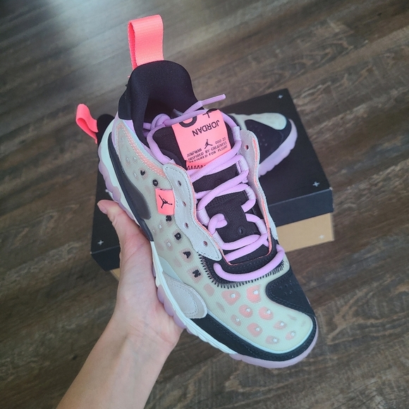 Nike Jordan Delta 2 - Picture 3 of 10